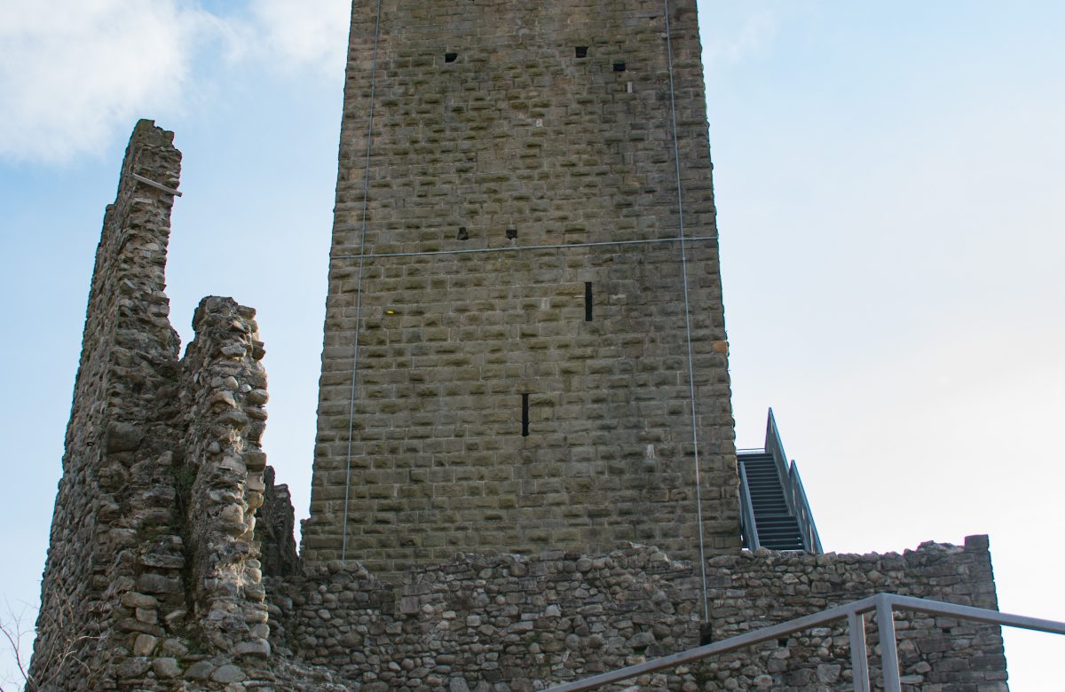 Castel Baradello a Como visto dall esterno