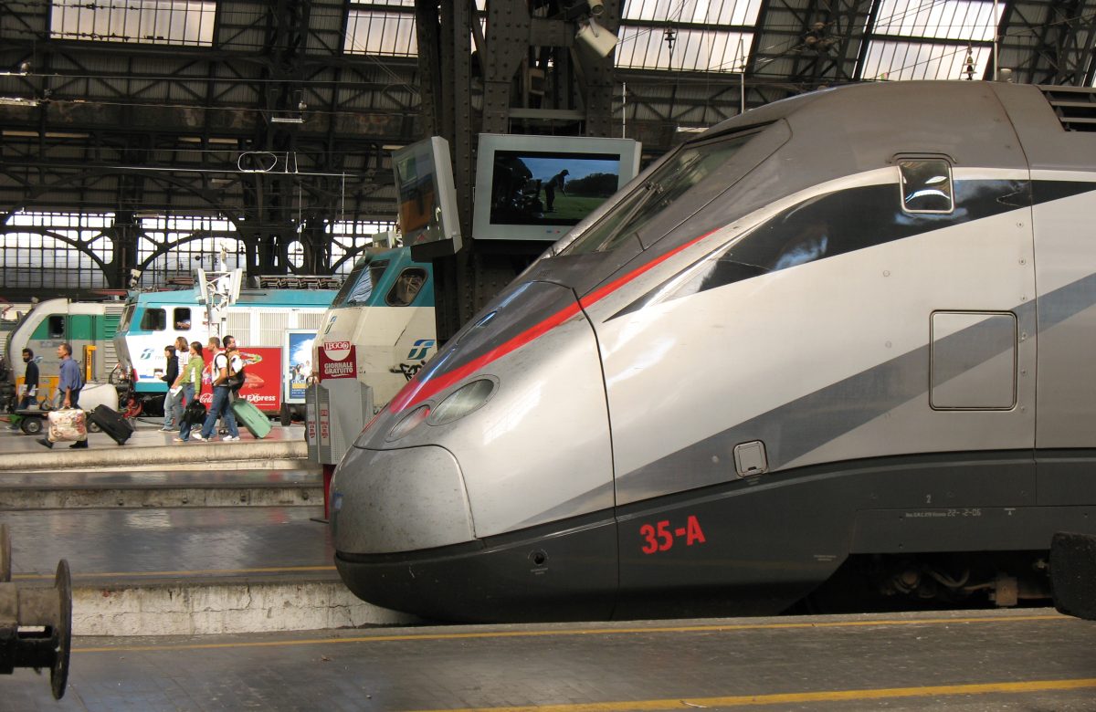 Frecciarossa fermo alla stazione di Milano Centrale