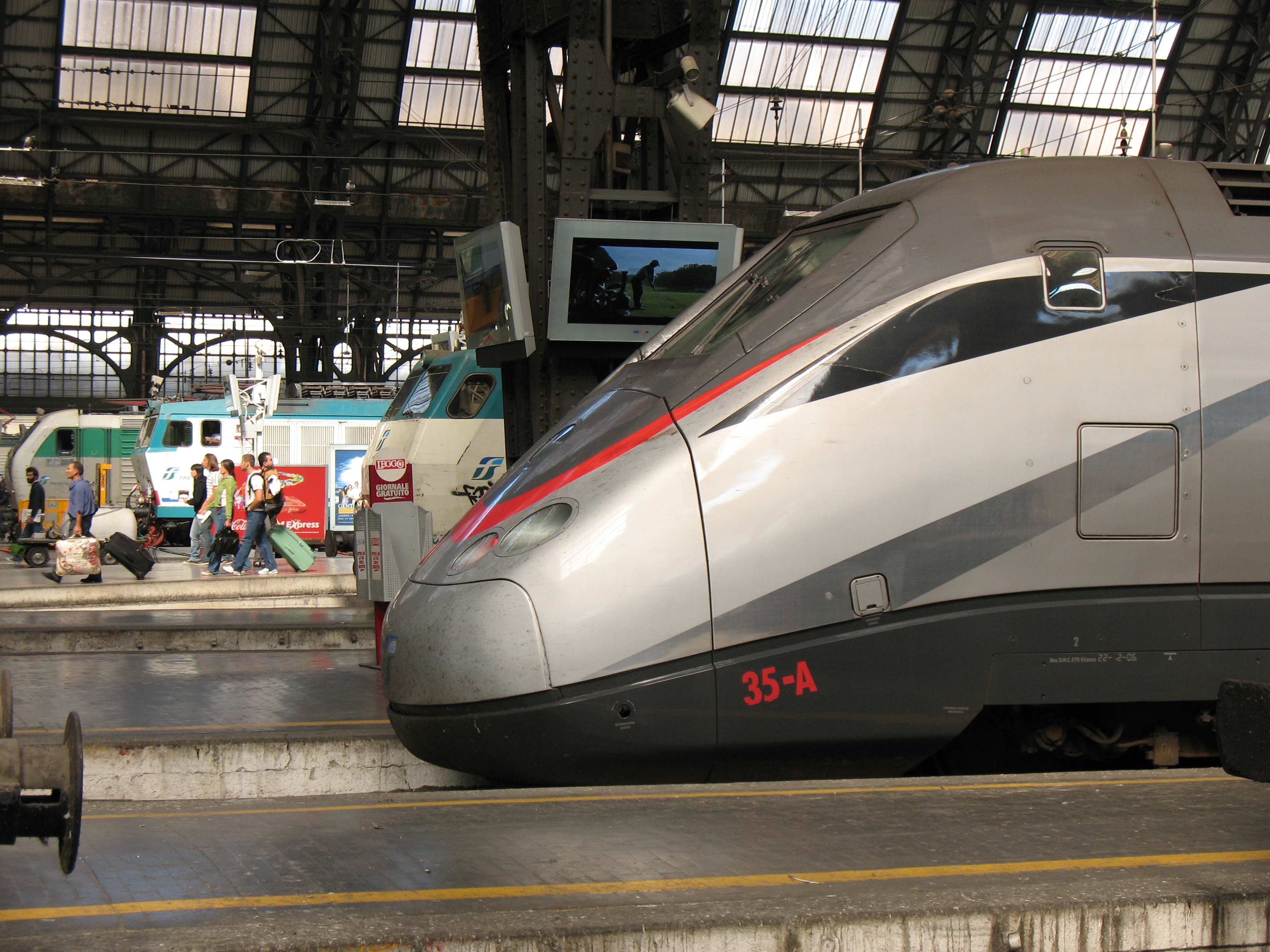 Frecciarossa fermo alla stazione di Milano Centrale