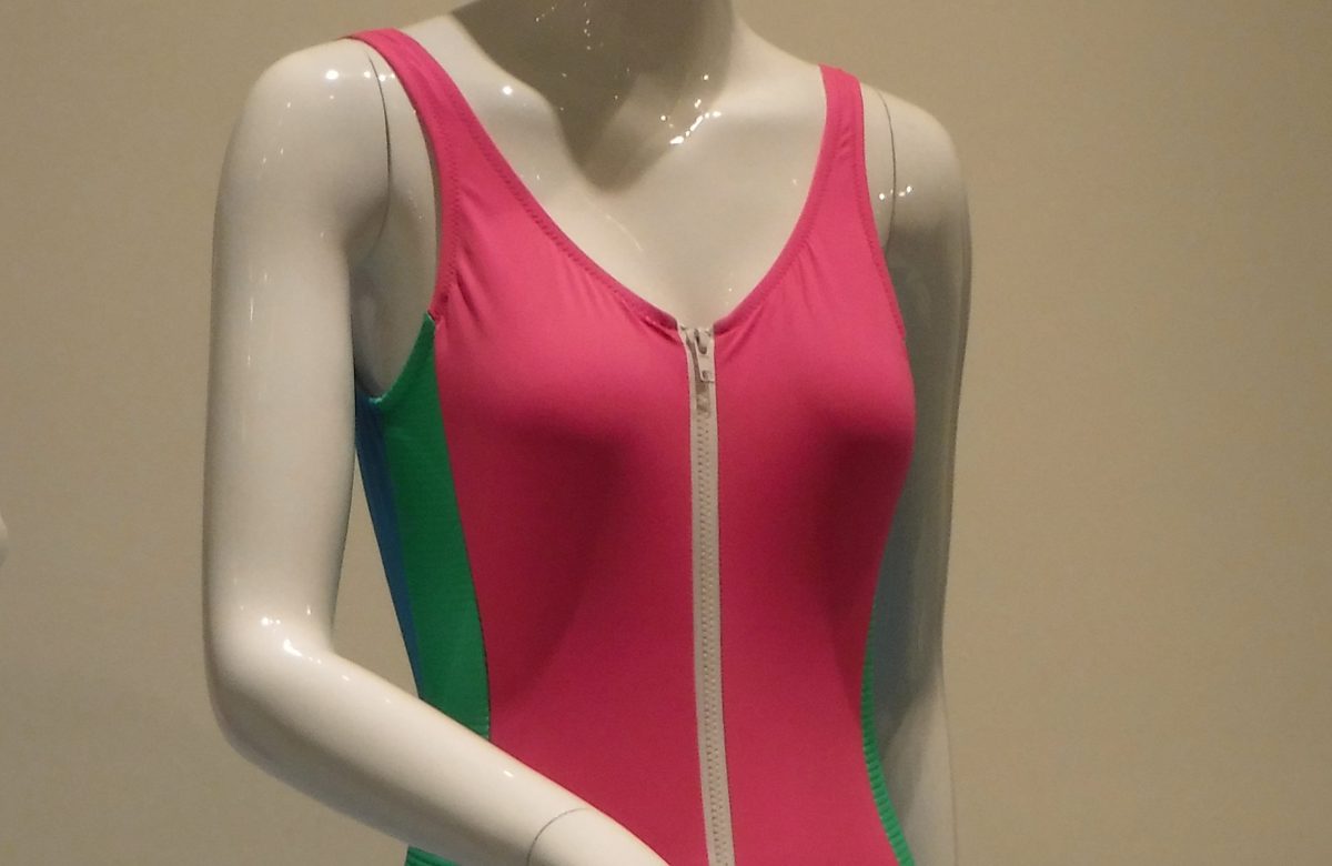 Costume da bagno esposto in museo su manichino