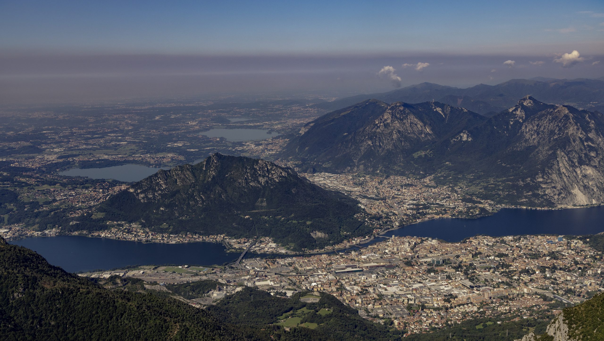 Lecco e il Lago di Como visti dall'alto