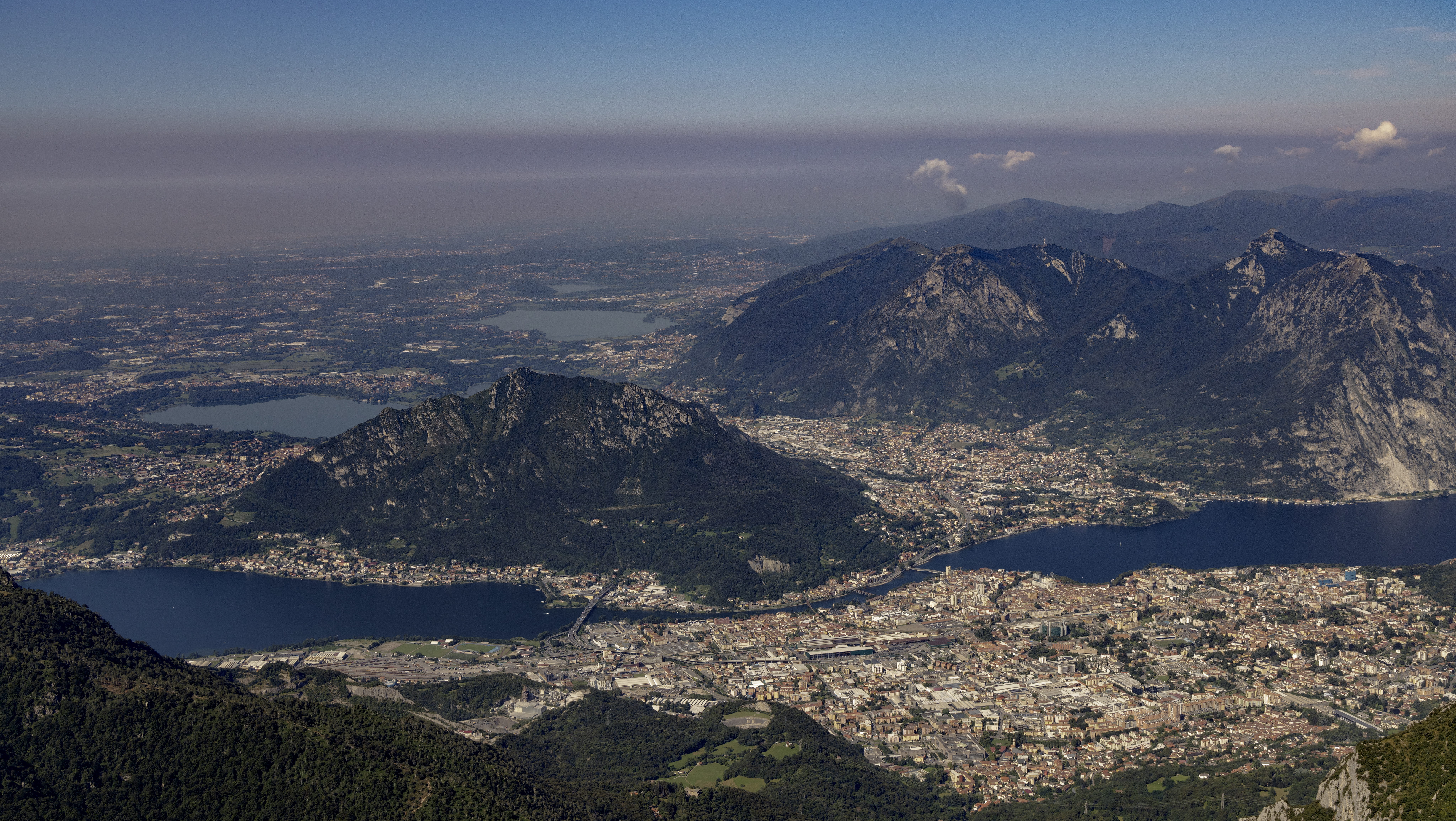 Lecco e il Lago di Como visti dall'alto