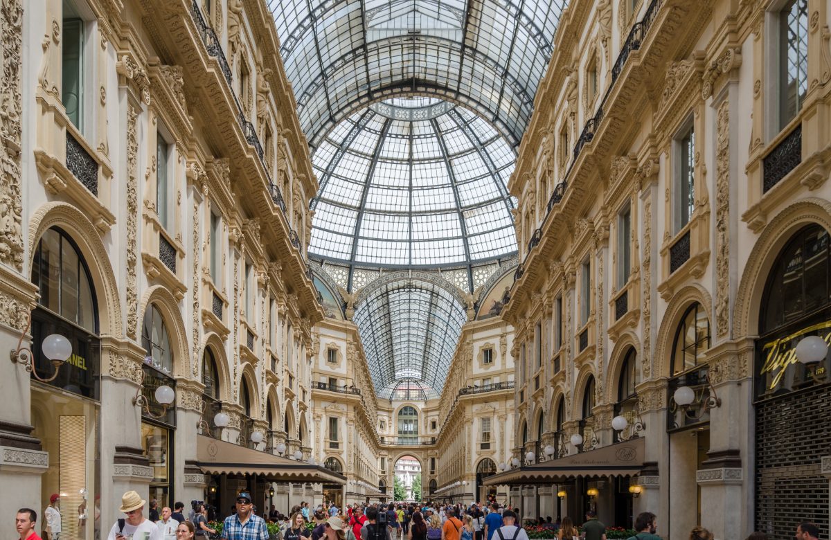 Vista interna della Galleria Vittorio Emanuele II a Milano