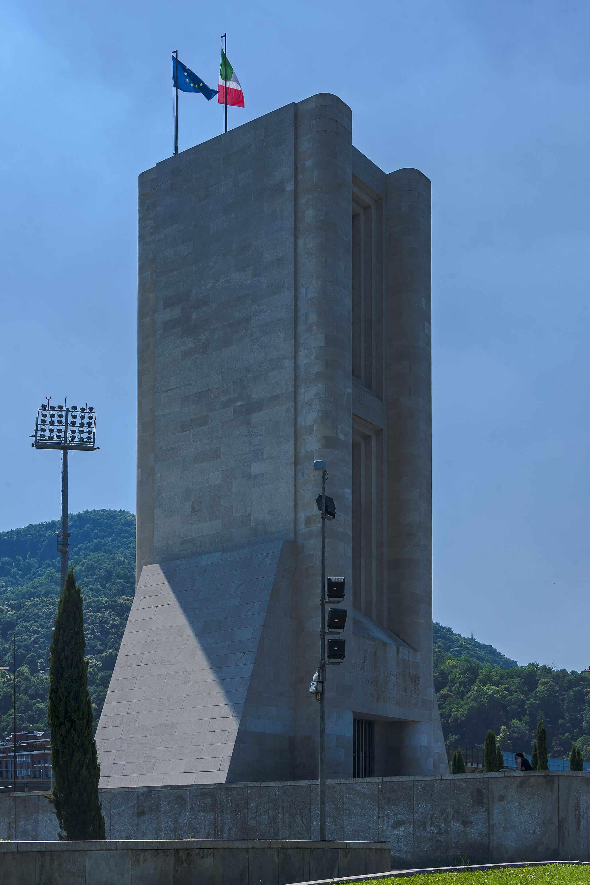 Monumento ai Caduti sul lungolago di Como