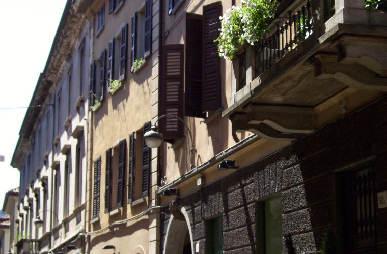 Via Diaz a Como vicino alla Pinacoteca civica