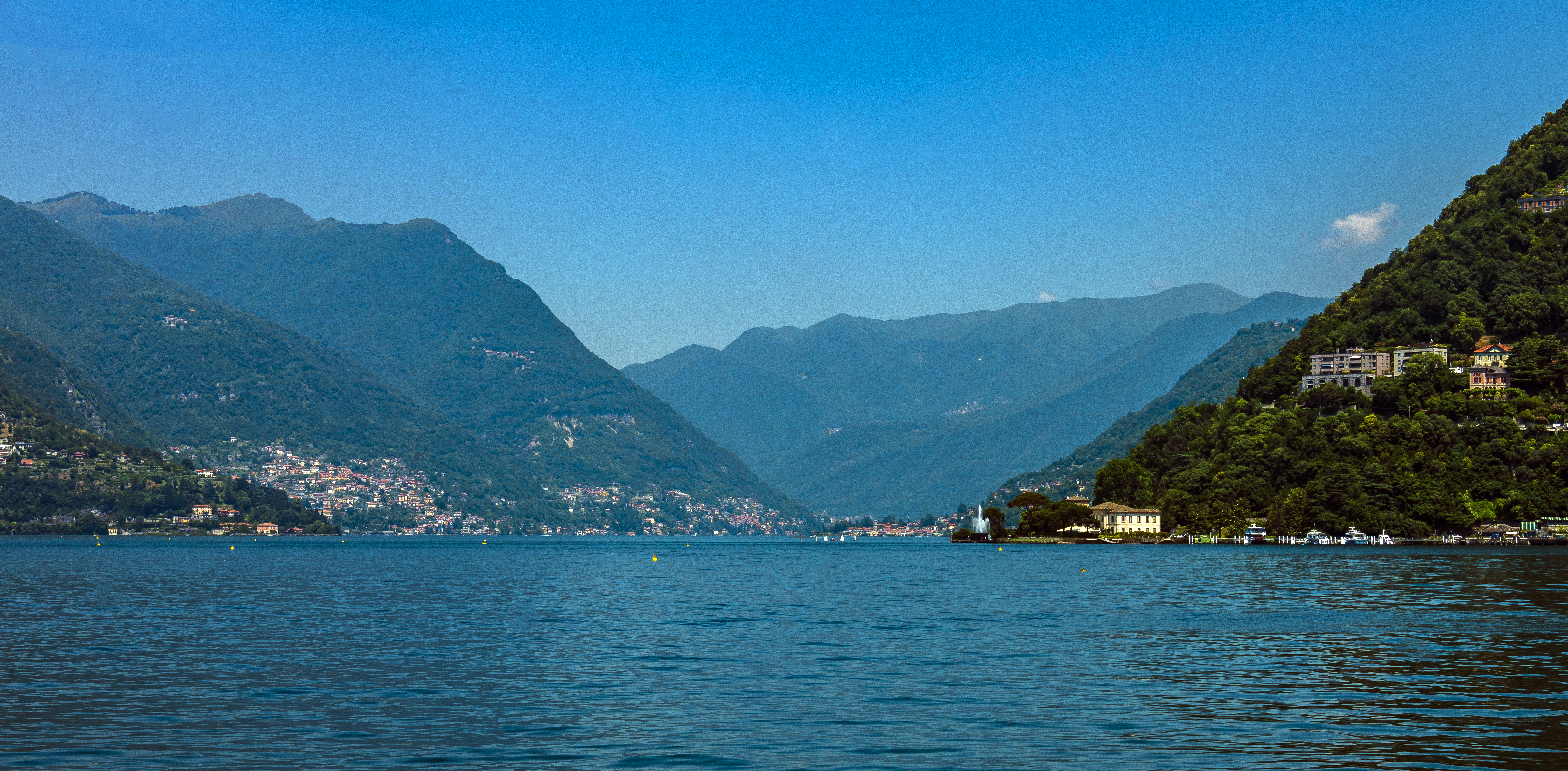 Vista del Lago di Como dalla passeggiata verso Villa Olmo