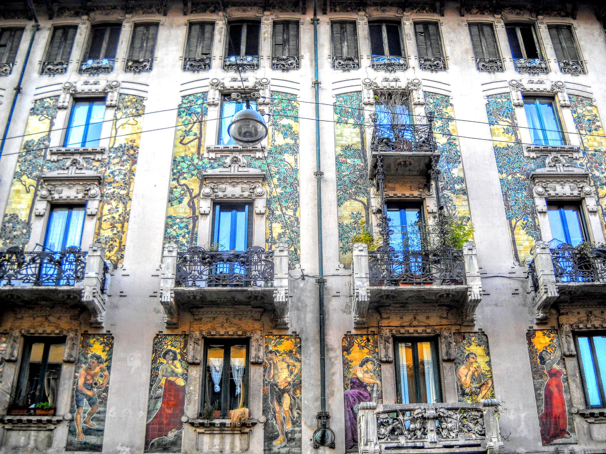 Casa Galimberti a Milano, facciata Liberty
