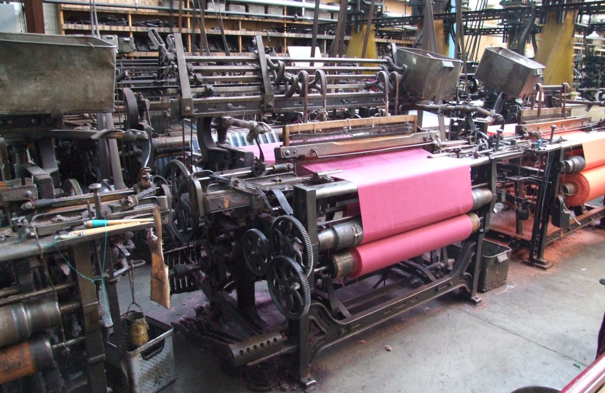 Telaio tessile meccanico in un museo industriale