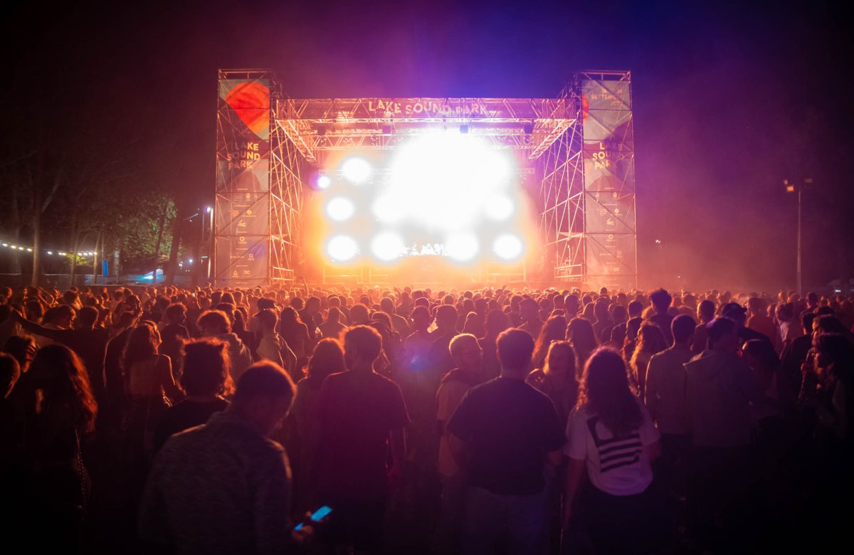 Palco e pubblico al Lake Sound Park di Cernobbio