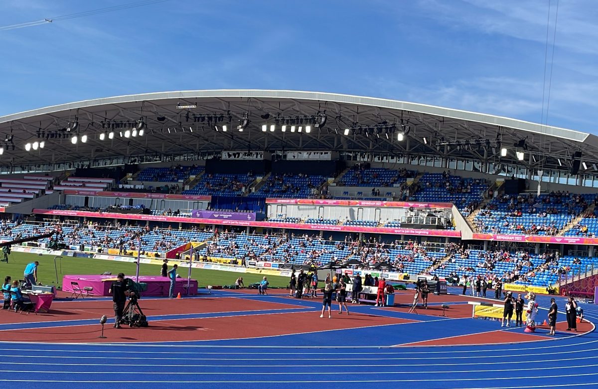 Alexander Stadium di Birmingham con pista di atletica