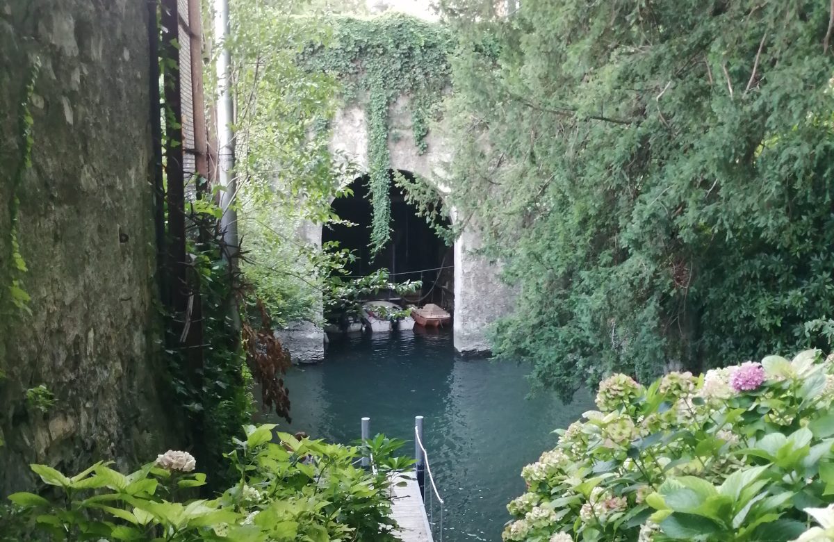 Darsena di Villa del Grumello a Como