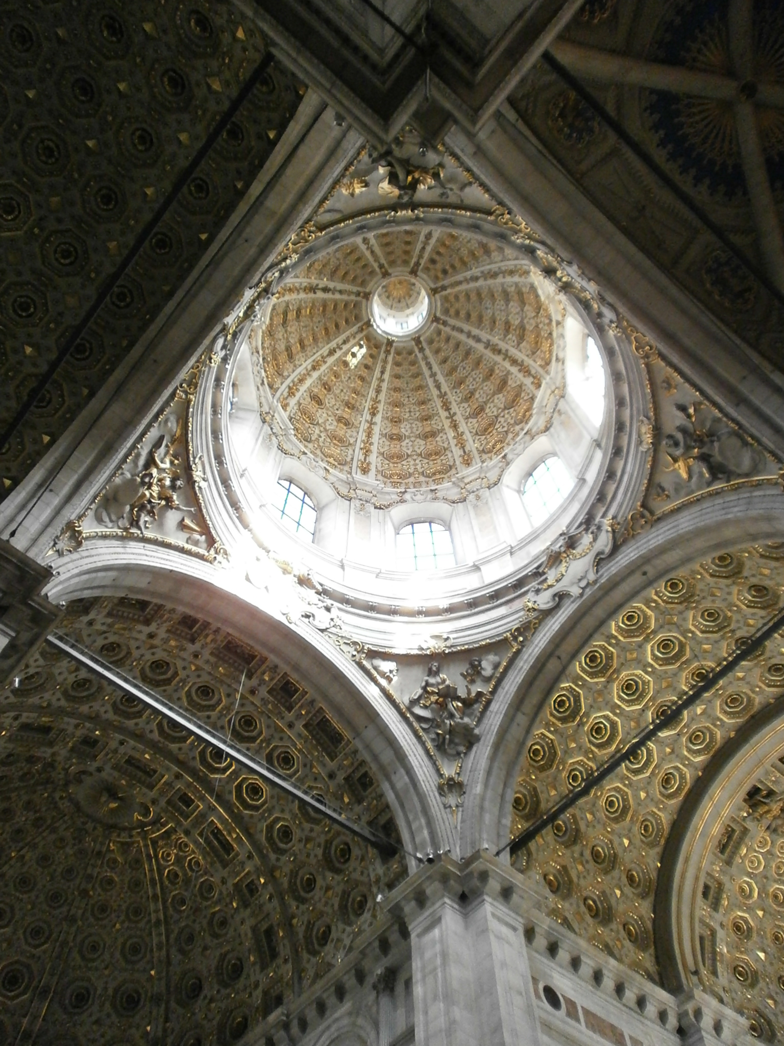 Interno del Duomo di Como