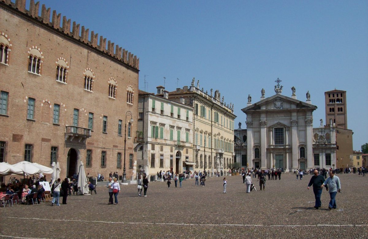 Piazza Sordello a Mantova