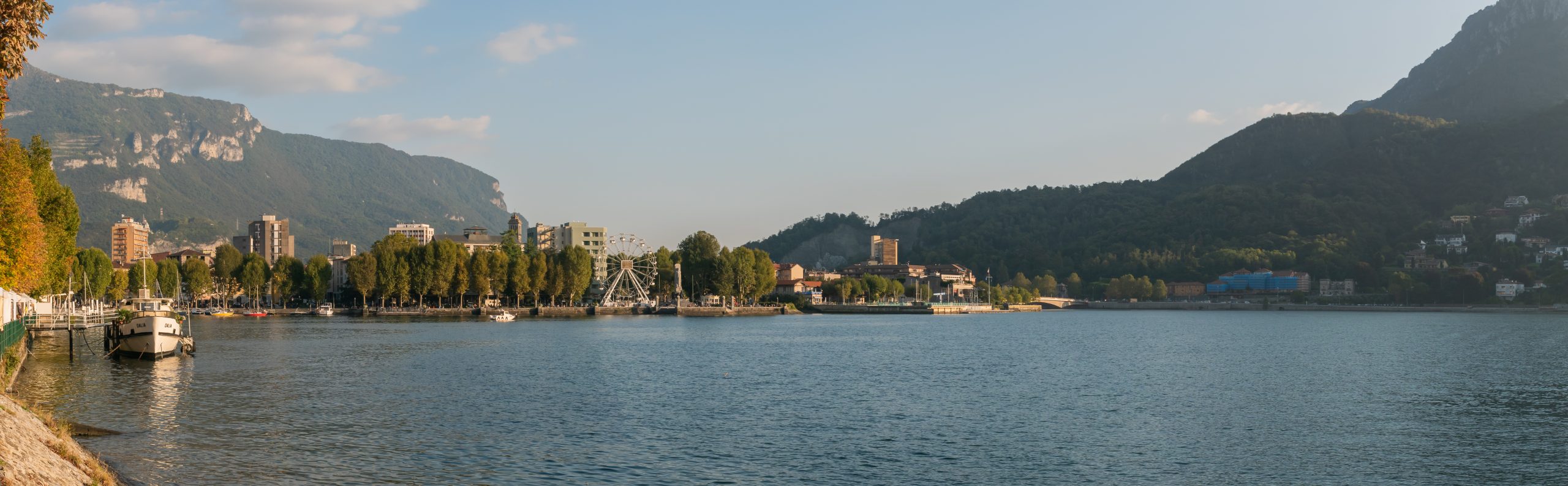 Ramo lecchese del Lago di Como visto da Lecco