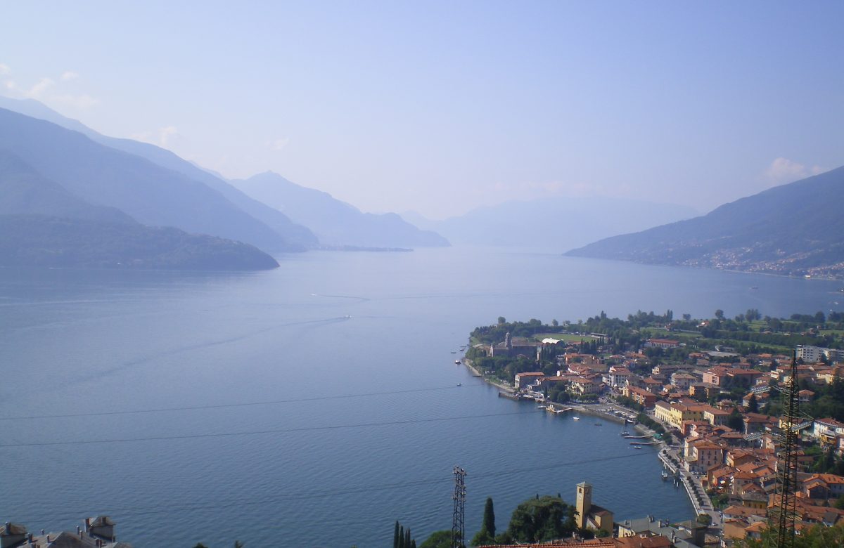 Gravedona sul Lago di Como vista da San Carlo