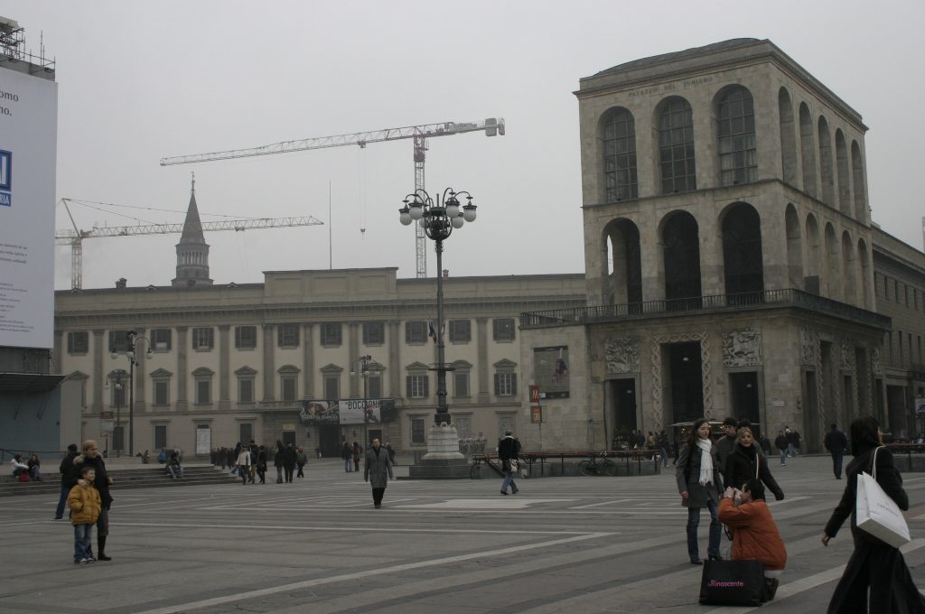 Cortile e facciata di Palazzo Reale a Milano