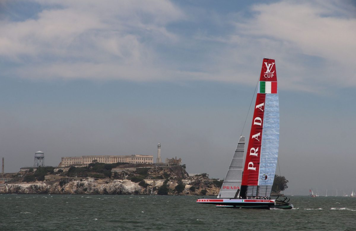 Luna Rossa in regata durante la Louis Vuitton Cup 2013