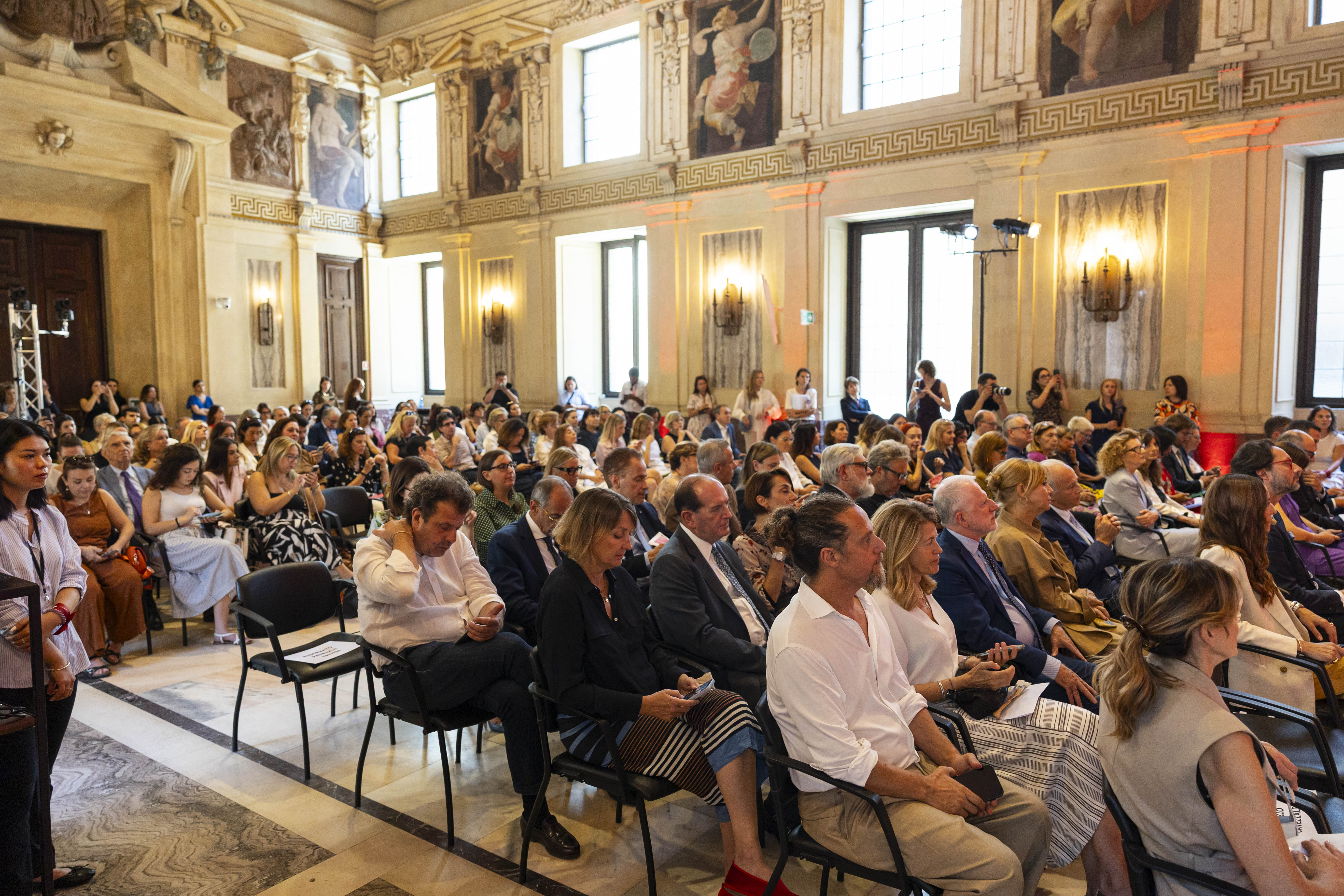 Pubblico alla presentazione di Milano Beauty Week 2026
